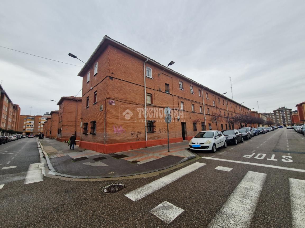 Exterior view of Flat for sale in Palencia Capital  with Heating and Storage room