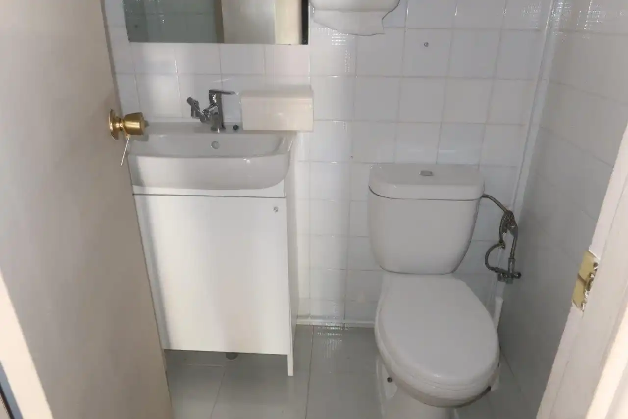 Bany de Local de lloguer en A Coruña Capital 