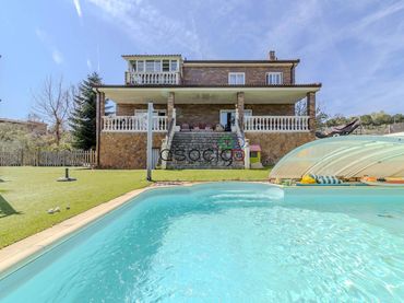 Xalet amb piscina en venda a Valdehondillo
