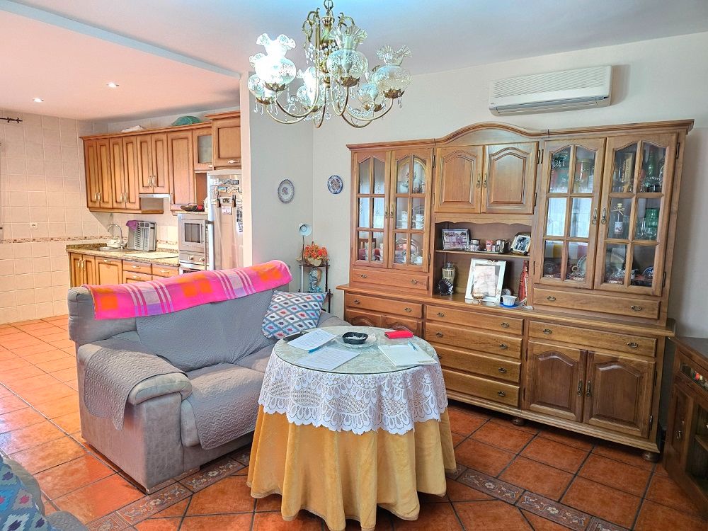 Sala d'estar de Casa o xalet en venda en Villa del Rey amb Aire condicionat, Terrassa i Traster