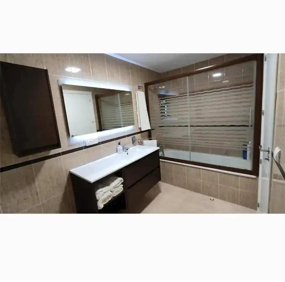 Baño de Piso en venta en Lucena con Aire acondicionado, Piscina y Balcón