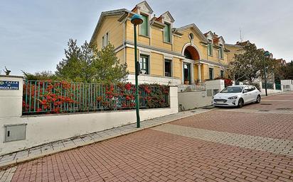 Vista exterior de Casa o xalet en venda en Valladolid Capital amb Calefacció, Jardí privat i Terrassa