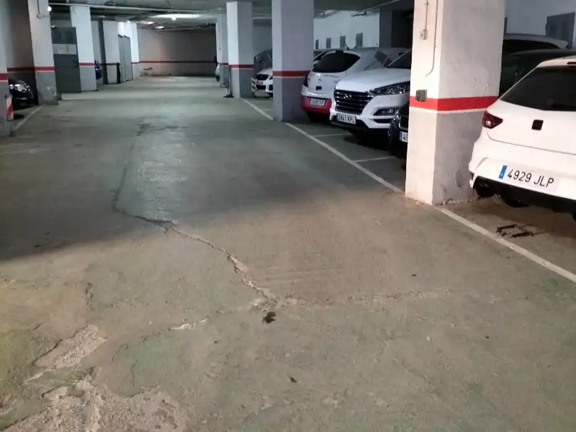 Einzelparkplatz zum Verkauf in Carles Buigas 43, imagen 4