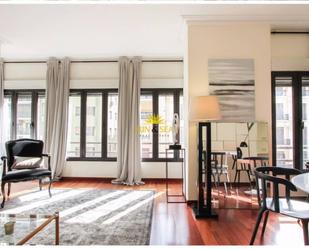Sala d'estar de Apartament de lloguer en Alicante / Alacant amb Aire condicionat i Terrassa