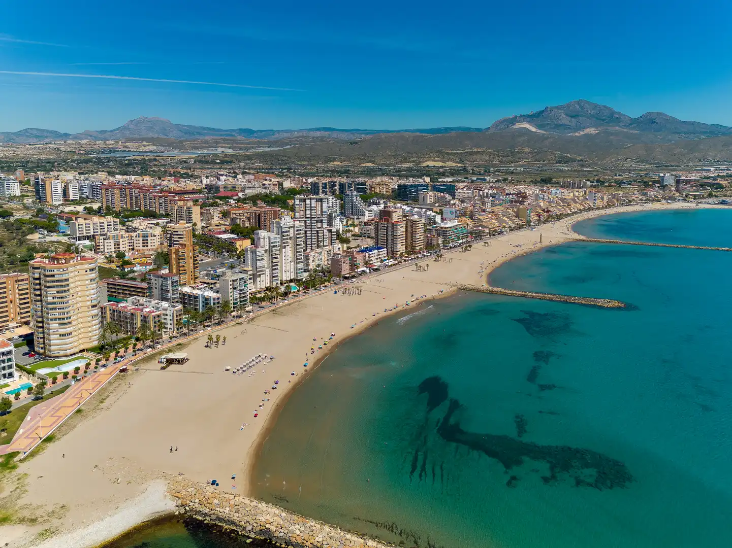 Vista exterior de Piso en venta en El Campello con Aire acondicionado, Trastero y Piscina comunitaria