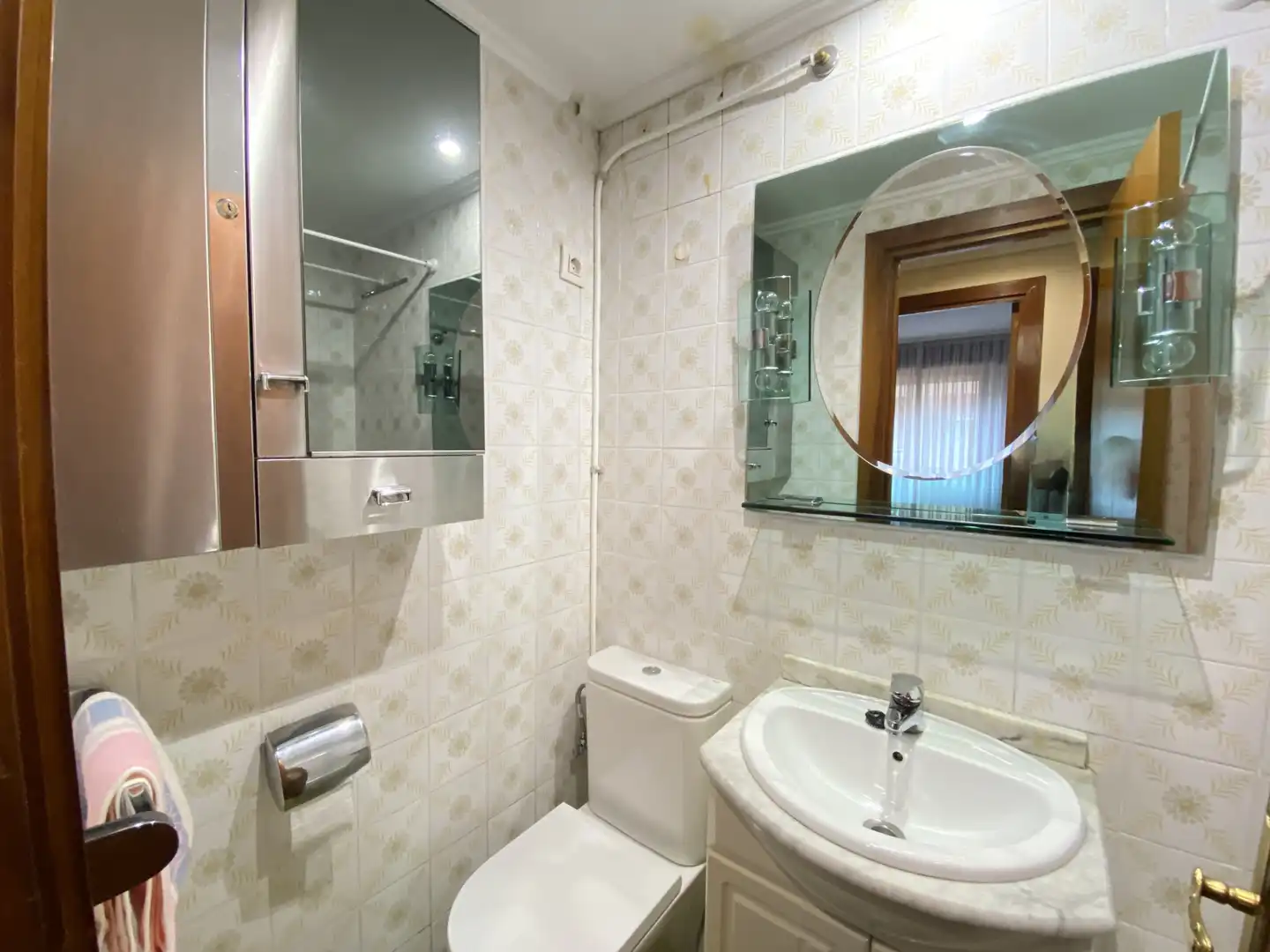 Bathroom of Flat for rent in Bilbao   with Heating, Terrace and Furnished