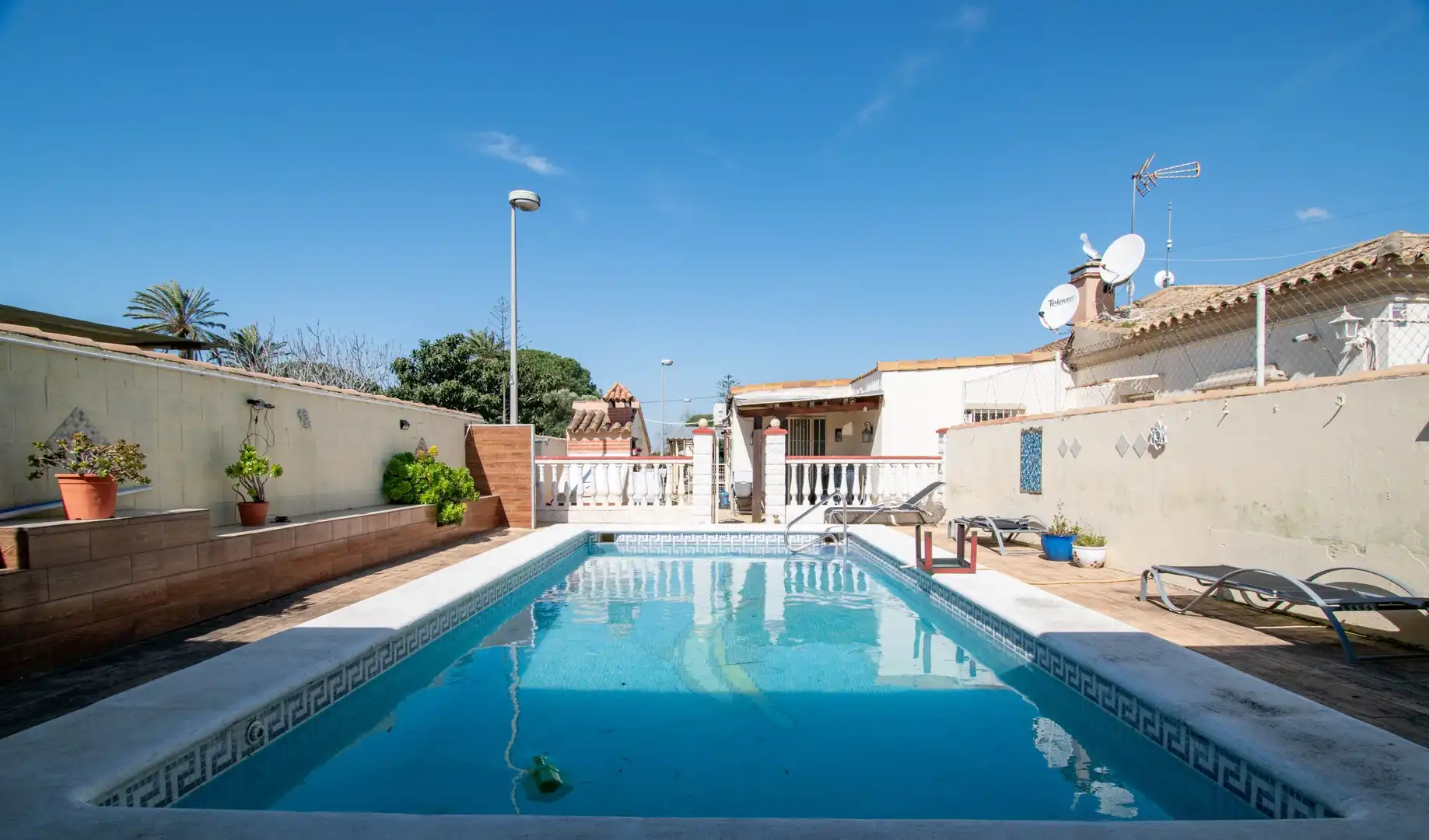 Swimming pool of Houses for sale in Chiclana de la Frontera