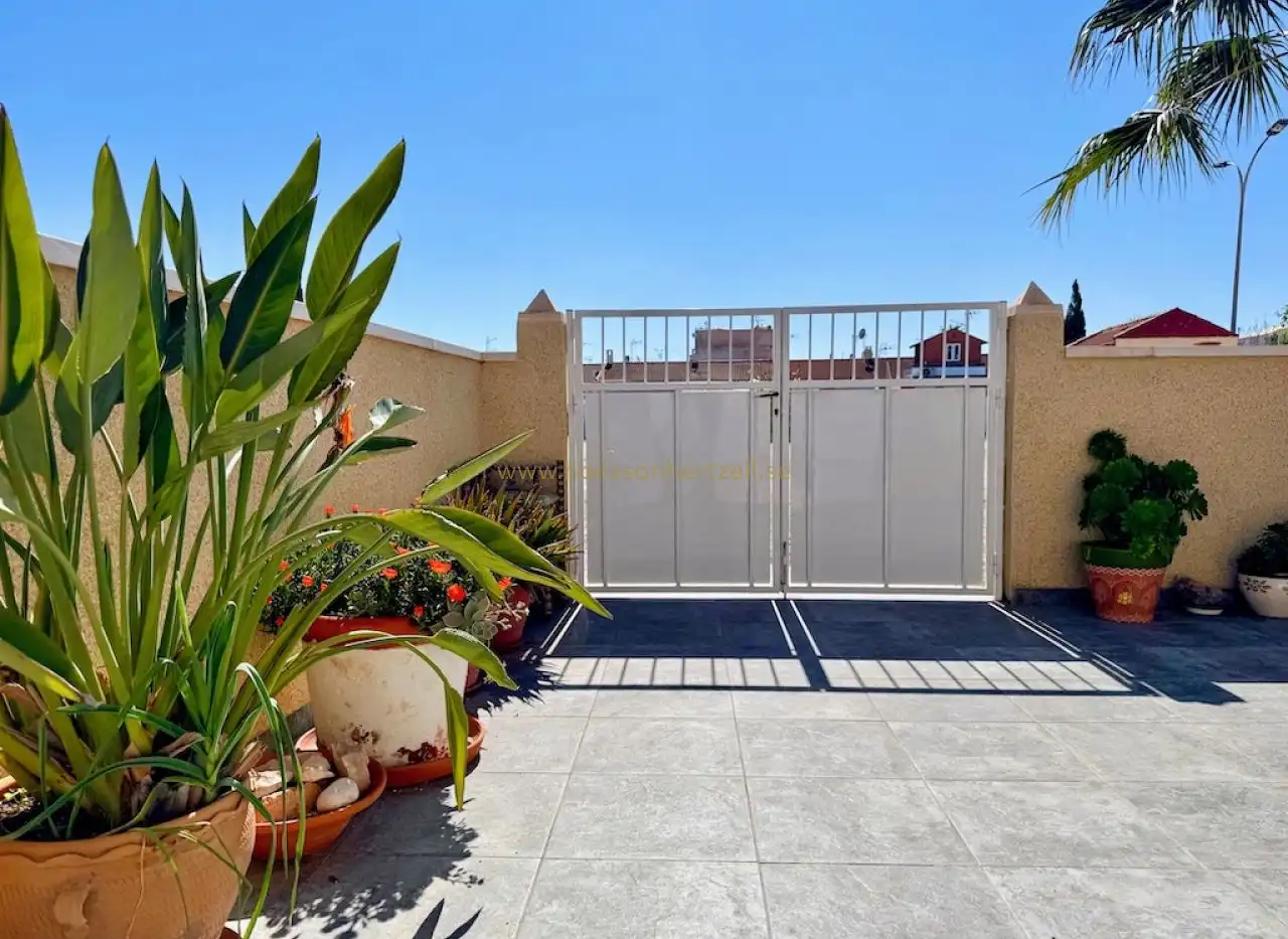 Vista exterior de Apartamento en venta en Torrevieja
