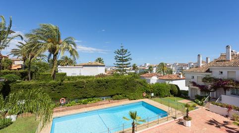 Foto 2 de Casa adosada en venta en Calle las Malvas, 14, Nueva Andalucía centro, Málaga