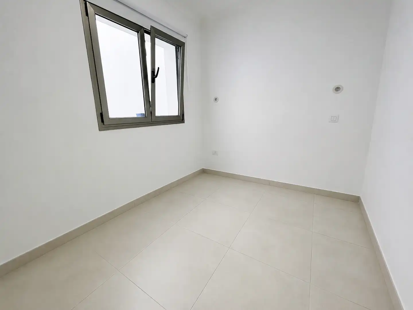 Piso en venta en San Bartolomé de Tirajana con Aire acondicionado, Microondas y Balcón
