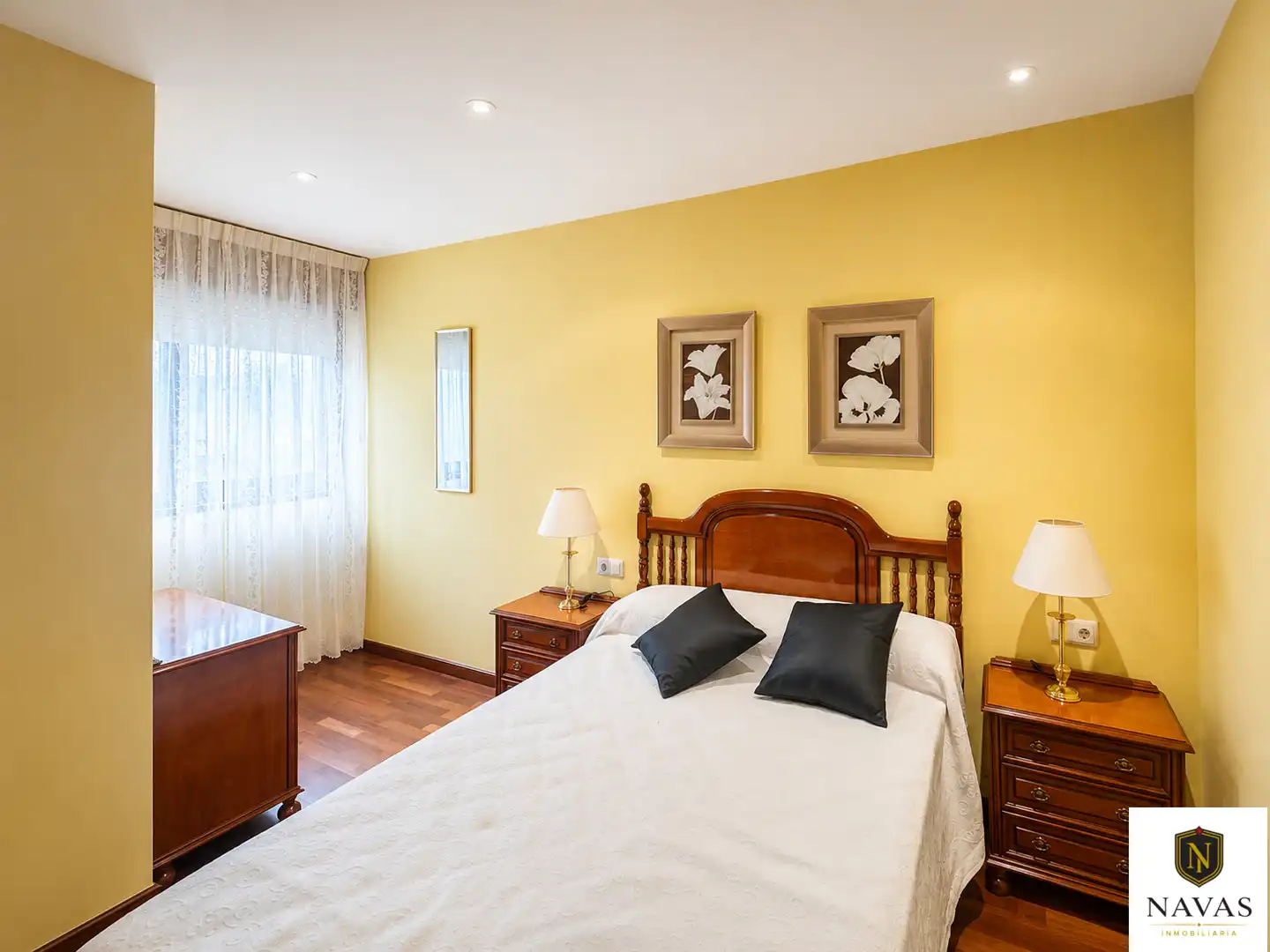 Bedroom of Flat for sale in Vigo   with Heating, Parquet flooring and Furnished