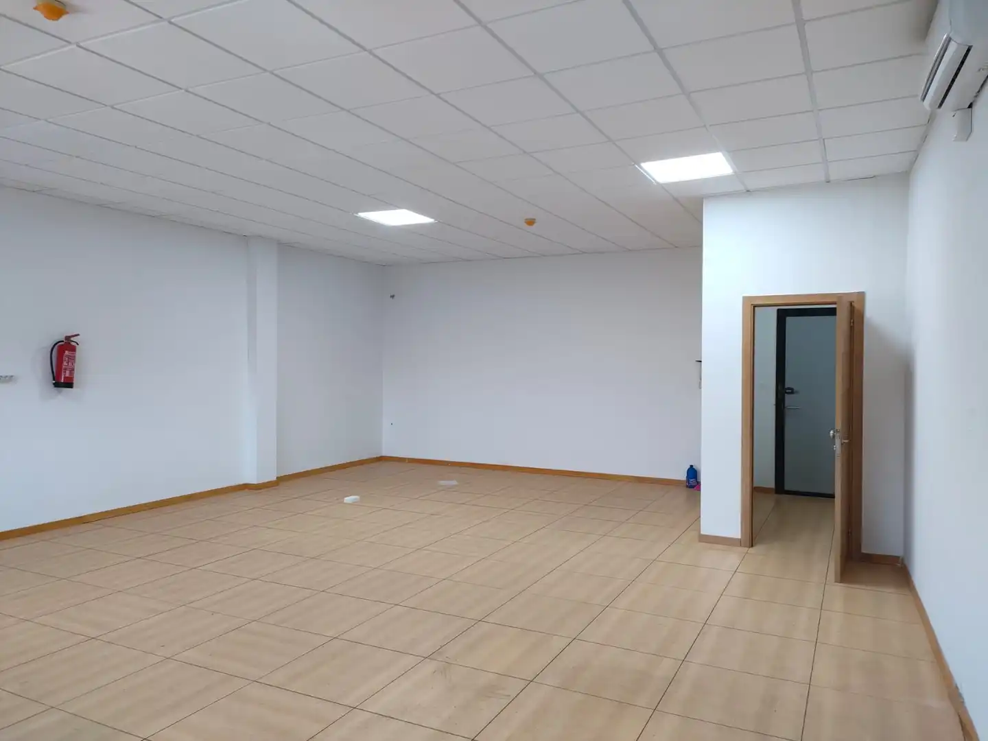 Ufficio in affitto a Periurbano Este - Campiña, imagen 4
