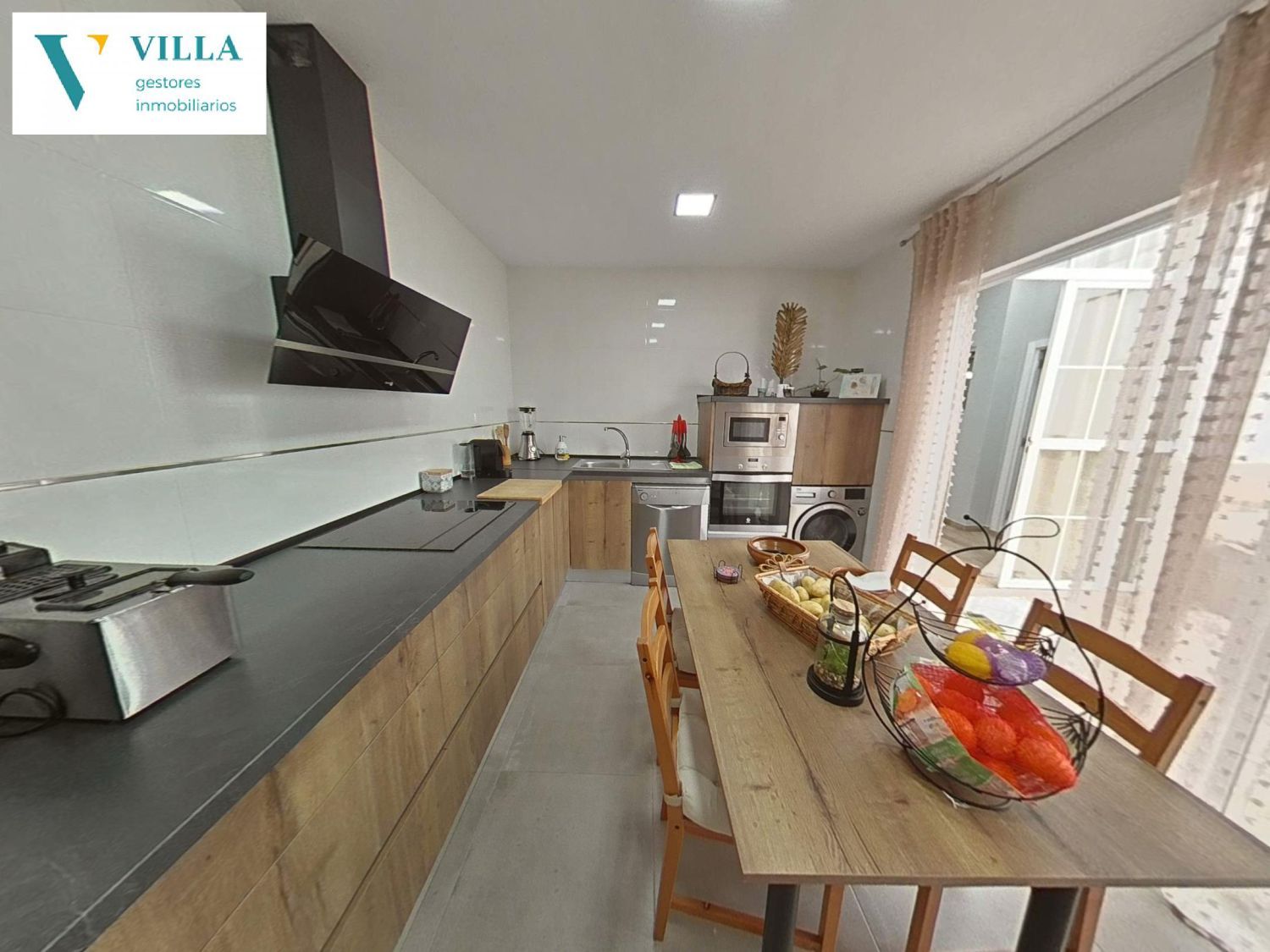 Kitchen of House or chalet for sale in Alcalá de Guadaira  with Air Conditioner and Storage room
