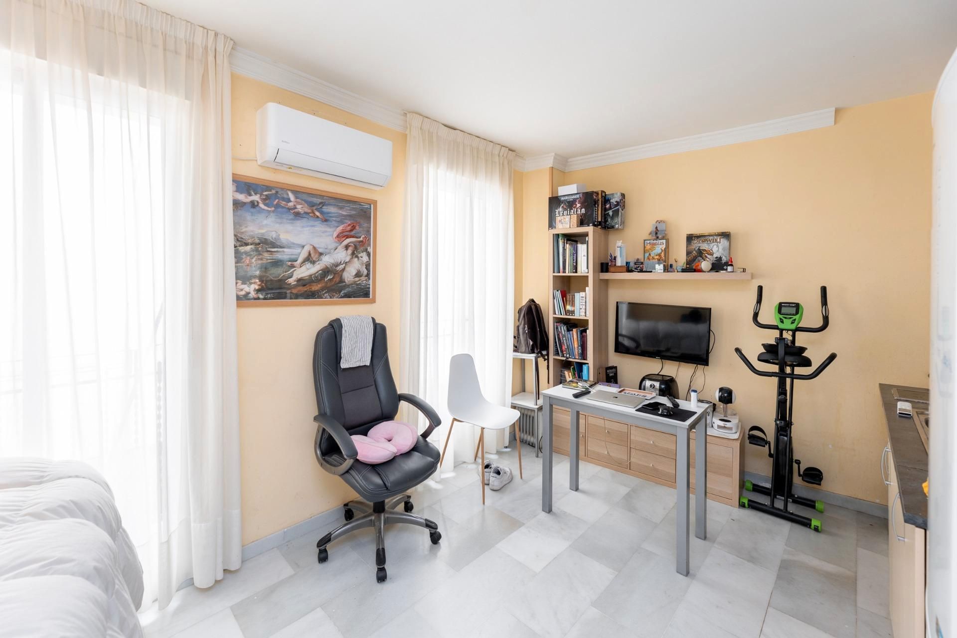 Habitación de Estudio en venta en  Granada Capital con Aire acondicionado y Calefacción