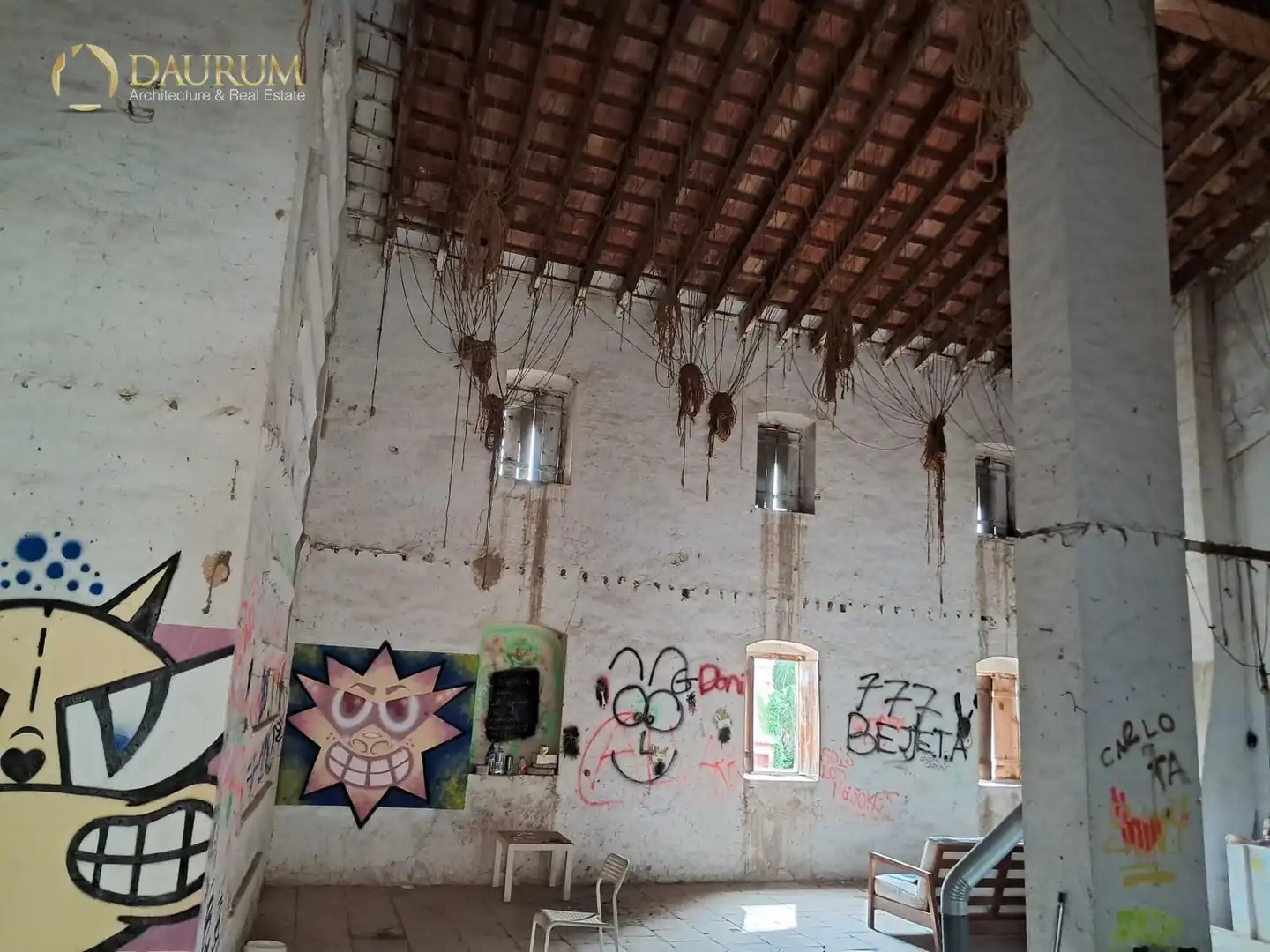 Houses for sale in Valencia  with Air Conditioner, Swimming Pool and Community pool