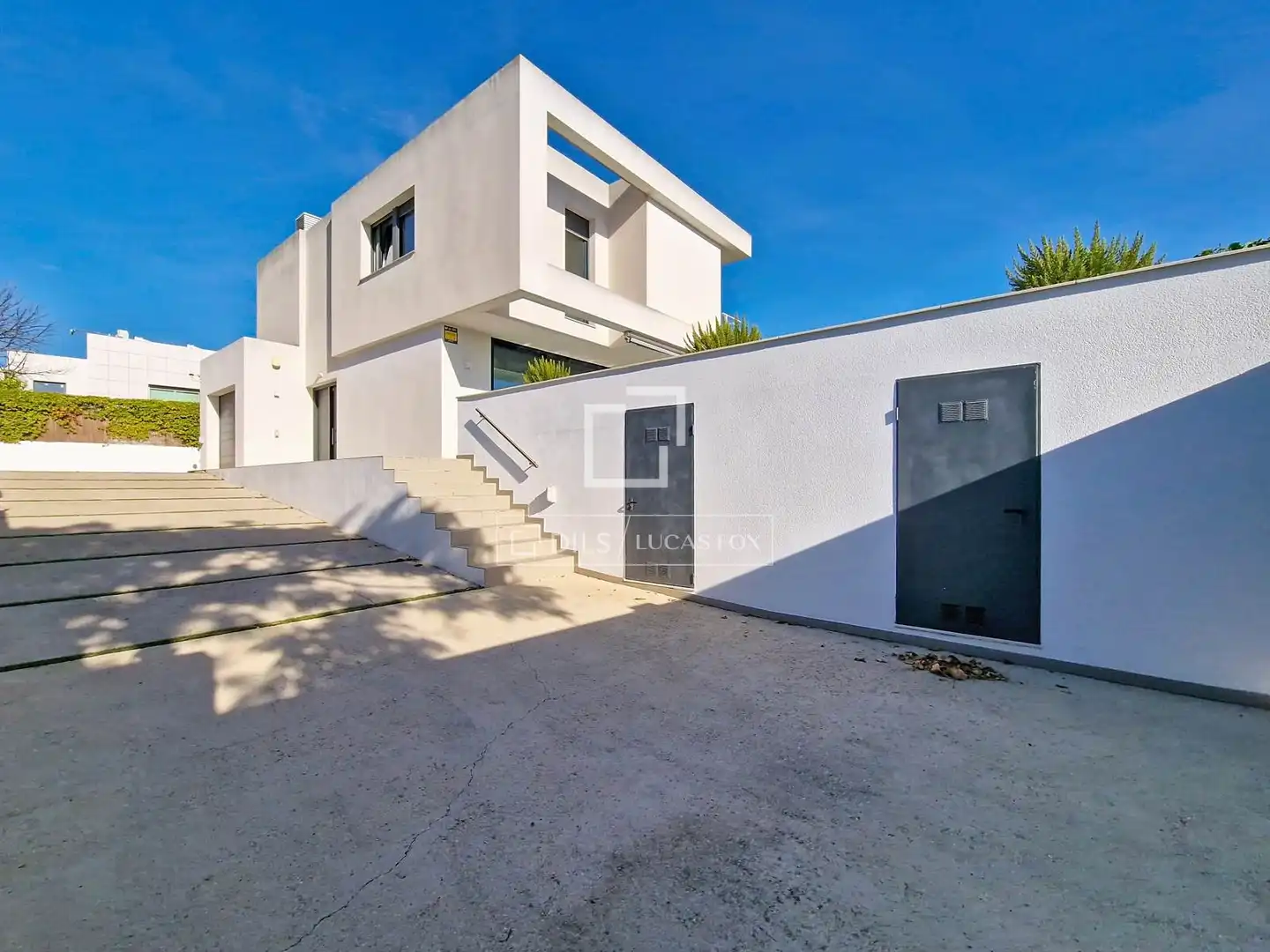 Außenansicht von Haus oder Chalet zum Verkauf in Vilanova i la Geltrú mit Klimaanlage, Heizung und Privatgarten