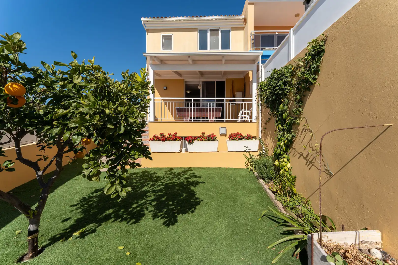 Casa adosada en venta en José Aguiar, Montaña - La Data