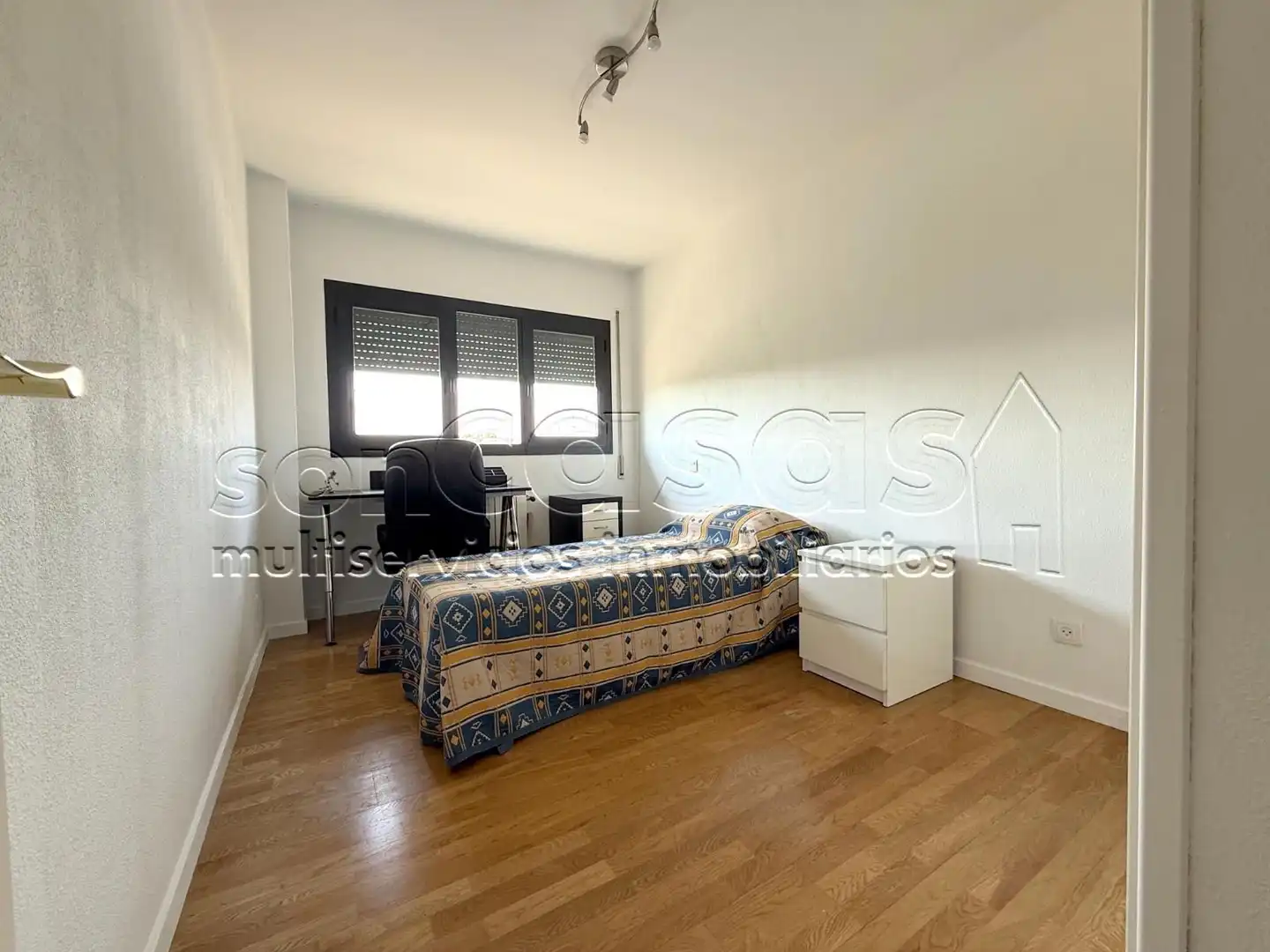 Bedroom of Flat for rent in Madrid  with Air Conditioner, Heating and Terrace
