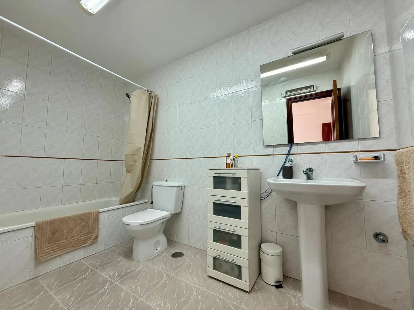 Bathroom of Flat for sale in O Grove    with Storage room, Furnished and Oven