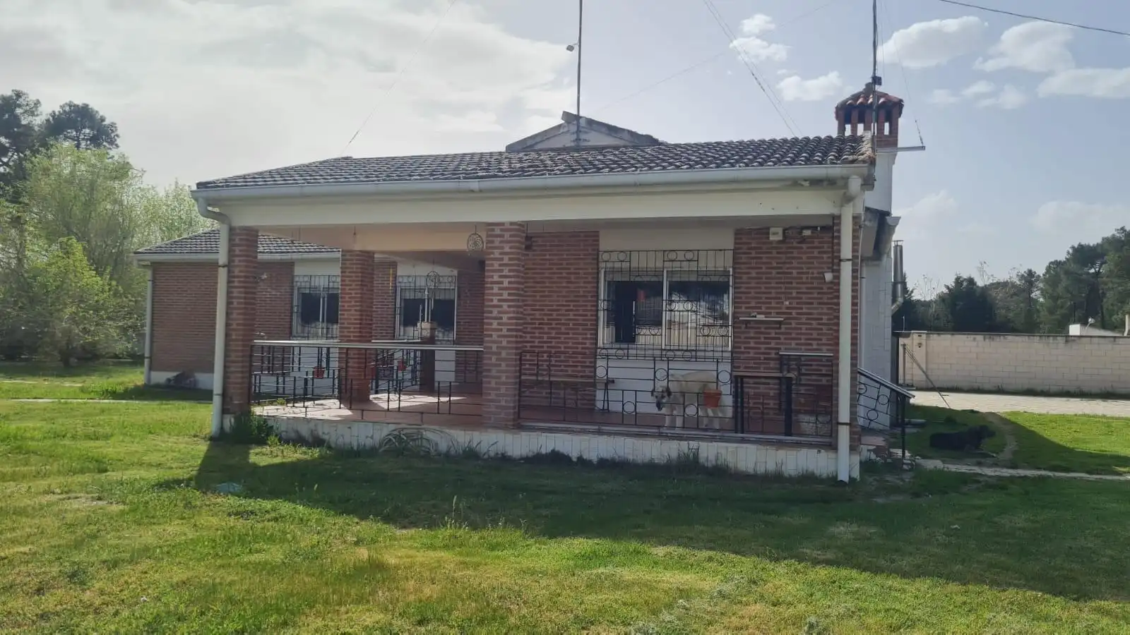 Vista exterior de Casa o chalet en venta en Mojados con Calefacción, Jardín privado y Terraza