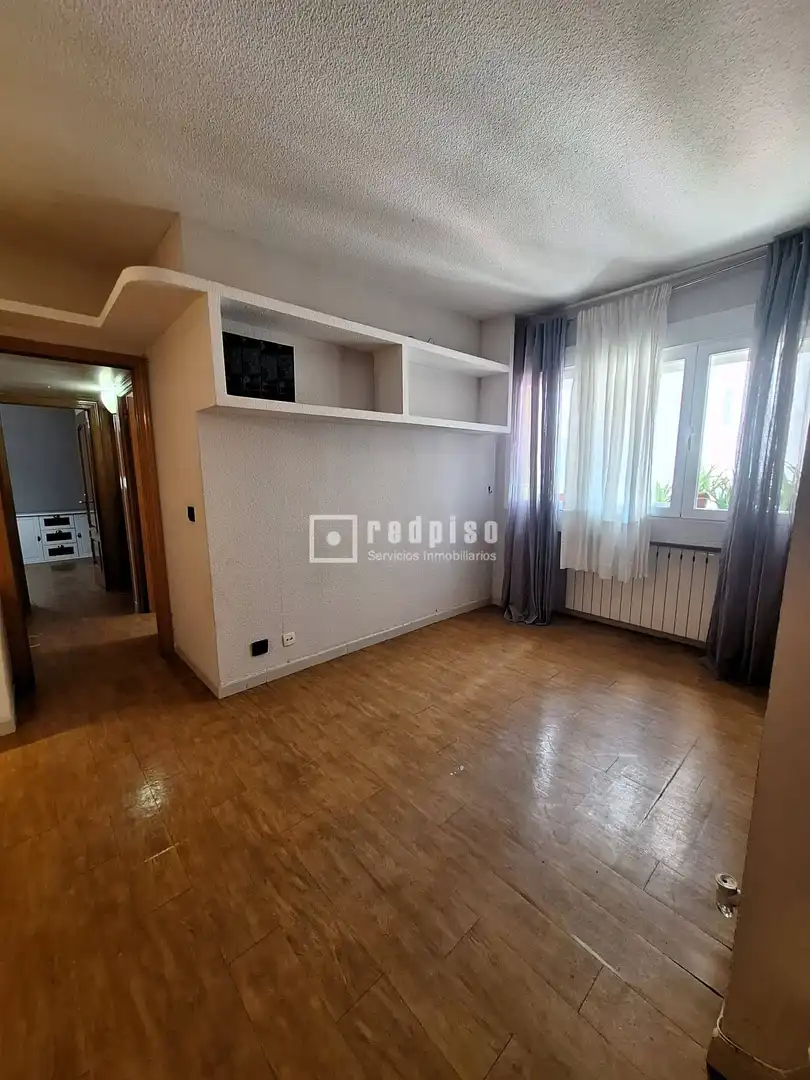 Dormitori de Pis en venda en Madrid amb Calefacció, Parquet i Terrassa