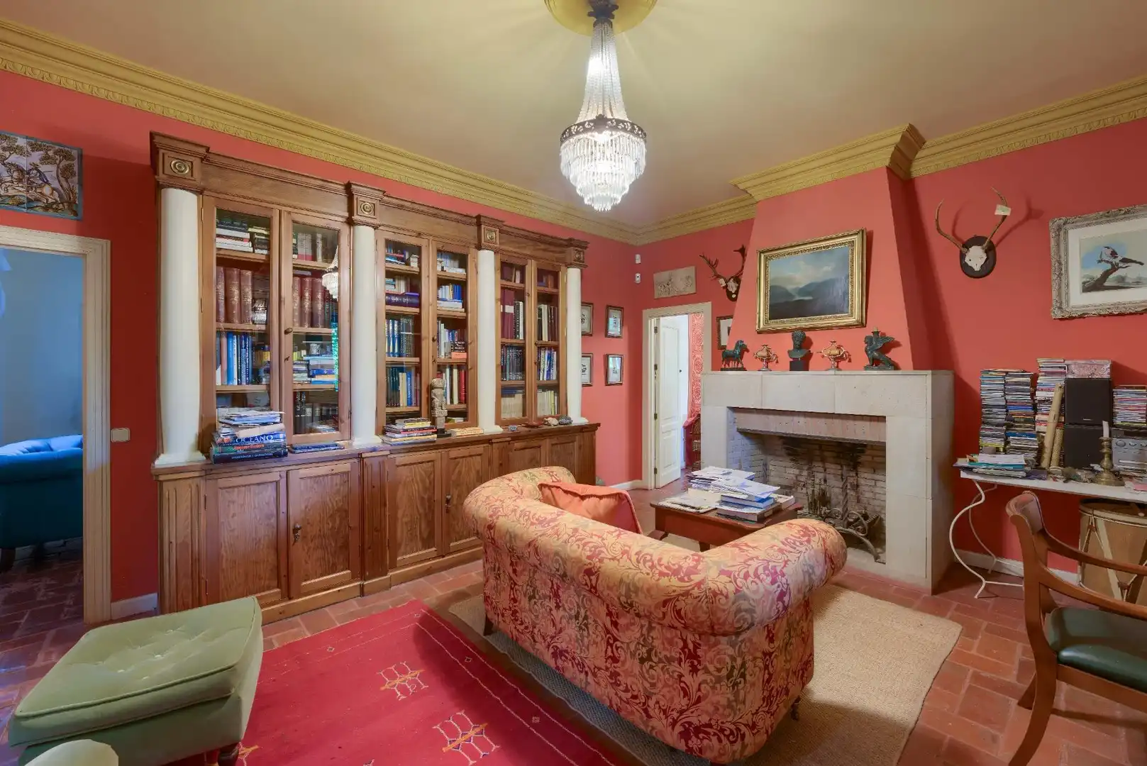 Sala d'estar de Casa o xalet en venda en Sanlúcar la Mayor amb Aire condicionat, Jardí privat i Terrassa