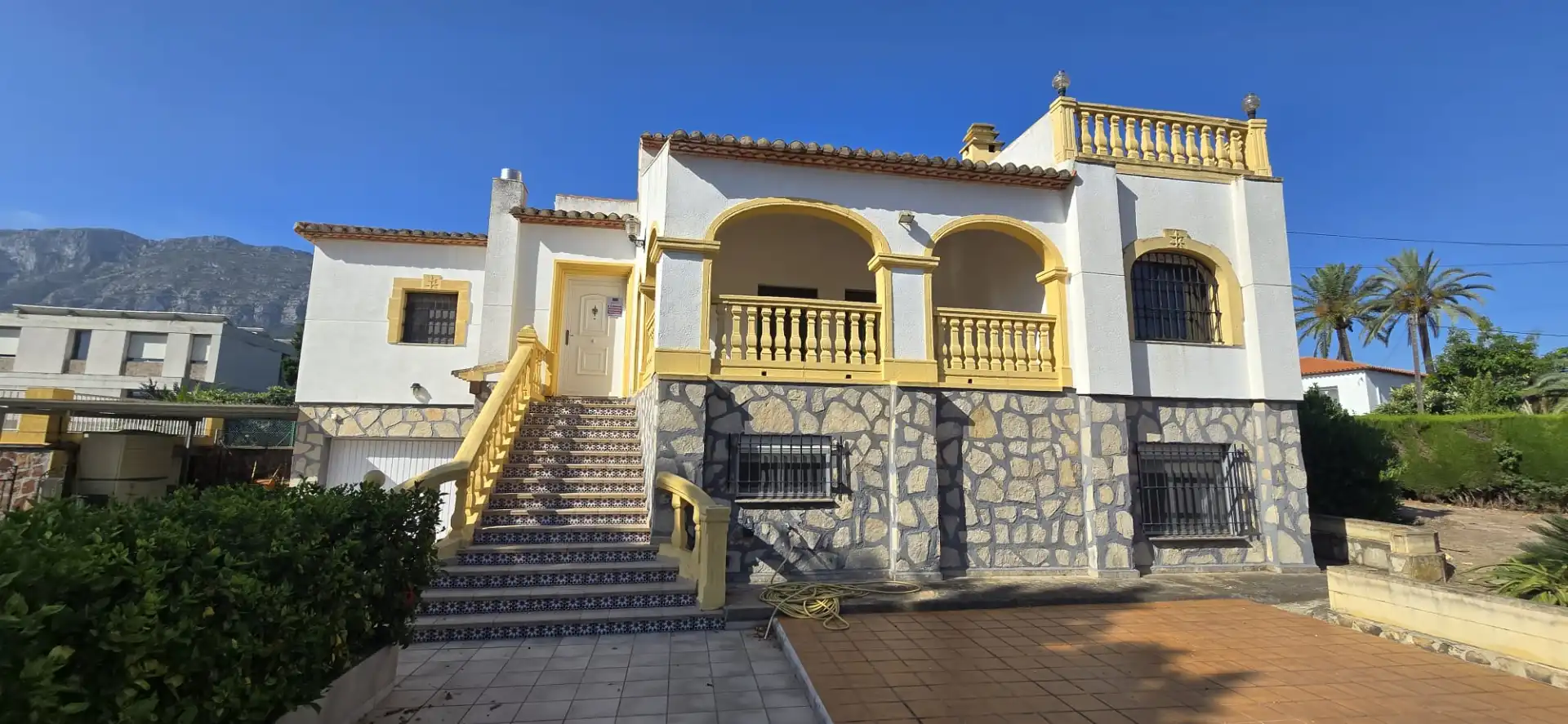 Villa mit Pool zum Verkauf in El Montgó