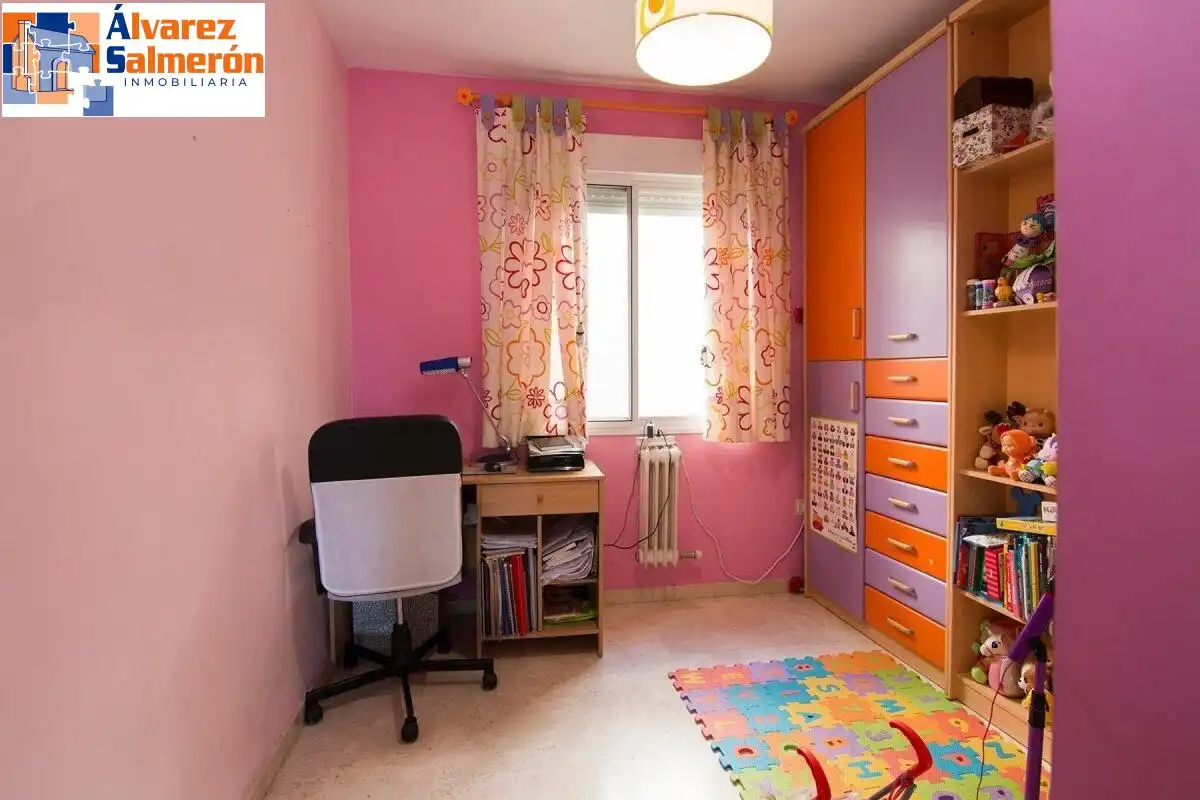 Bedroom of Flat for sale in Zaidín
