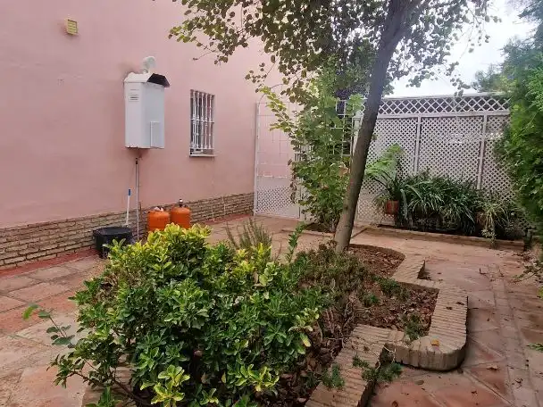 Chalet con piscina en venta en Calle Miguel de Cervantes 13, imagen 4