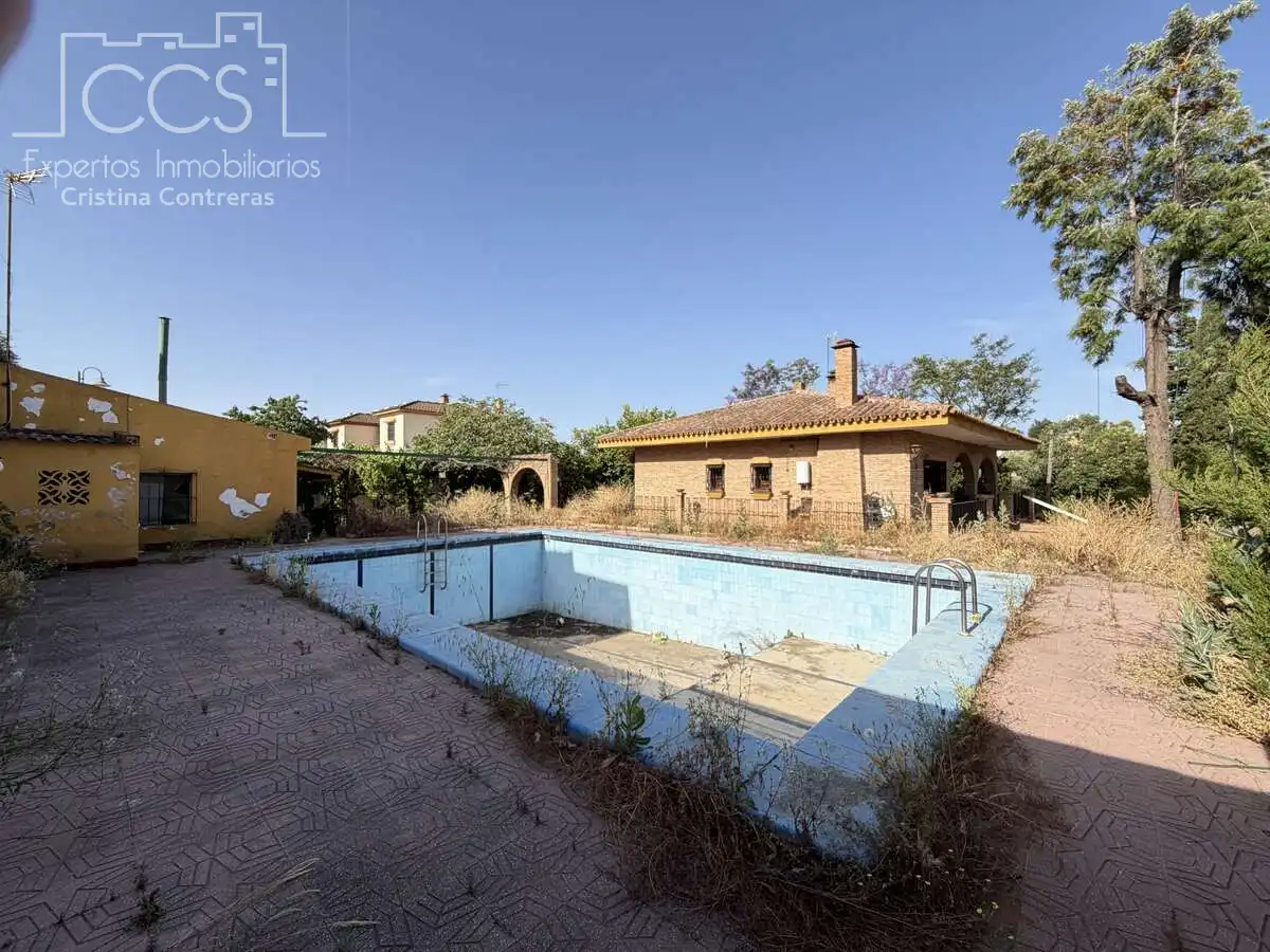 Casa o xalet en venda en Mairena del Alcor amb Aire condicionat, Traster i Piscina