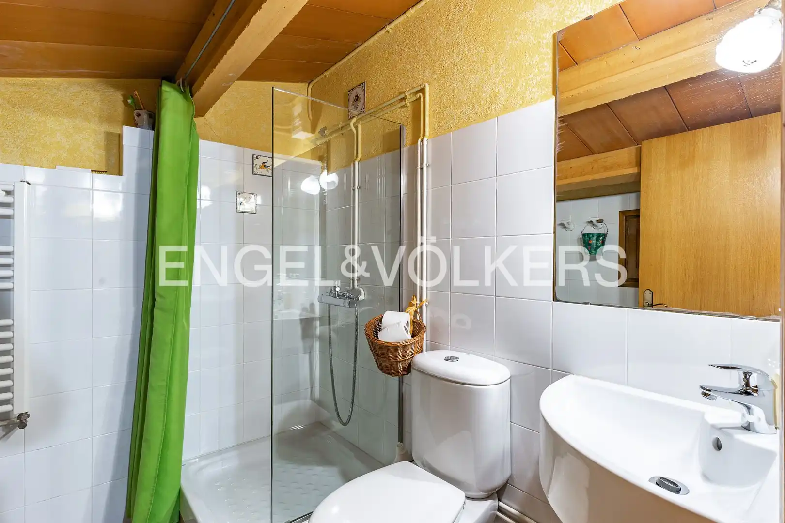 Baño de Casa adosada en venta en Figaró-Montmany con Aire acondicionado, Calefacción y Parquet