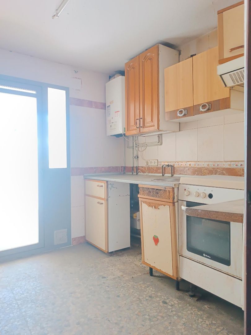 Flat for sale in Calle de Benimamet, San Cristóbal, Villaverde,  Madrid Capital