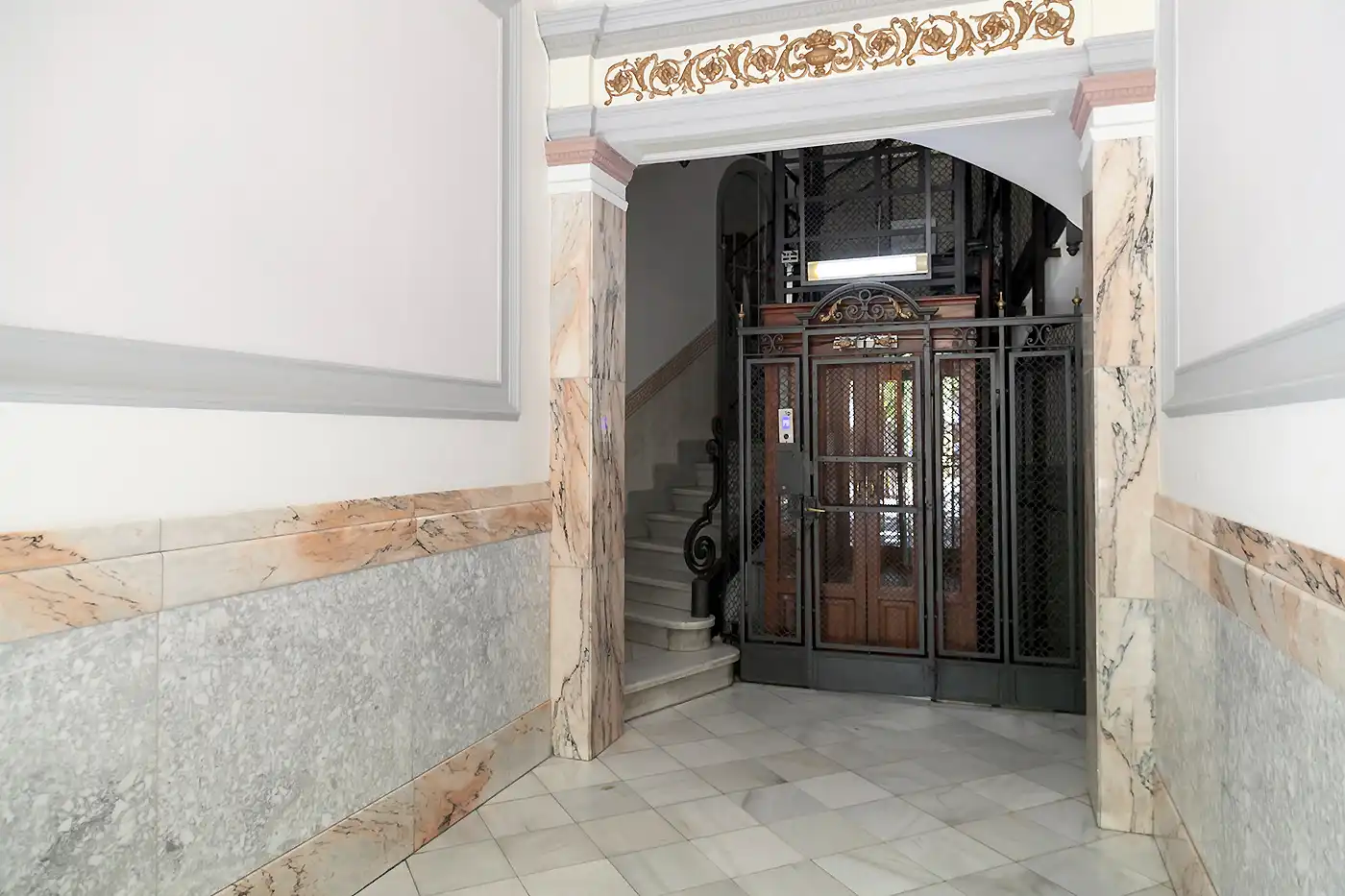 Piso en venta en Barcelona con Balcón
