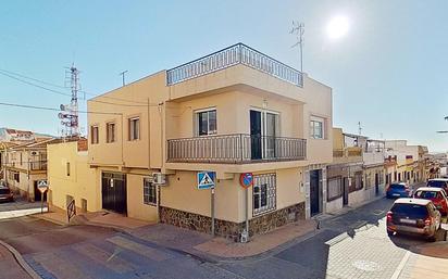 Vista exterior de Casa o xalet en venda en Motril amb Terrassa i Balcó