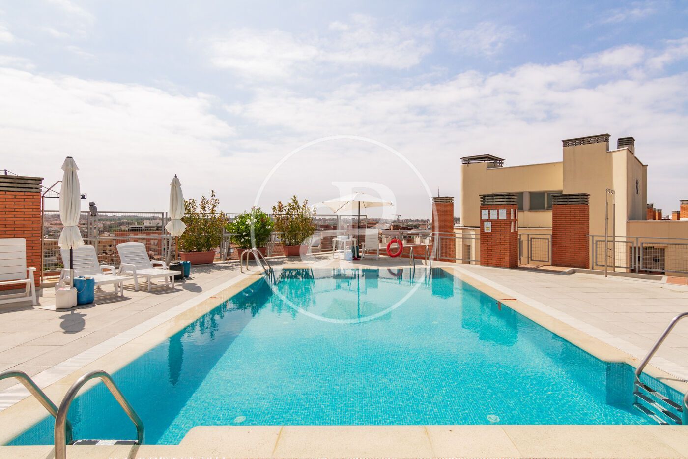 Swimming pool of Flat for sale in  Madrid Capital  with Heating and Community pool