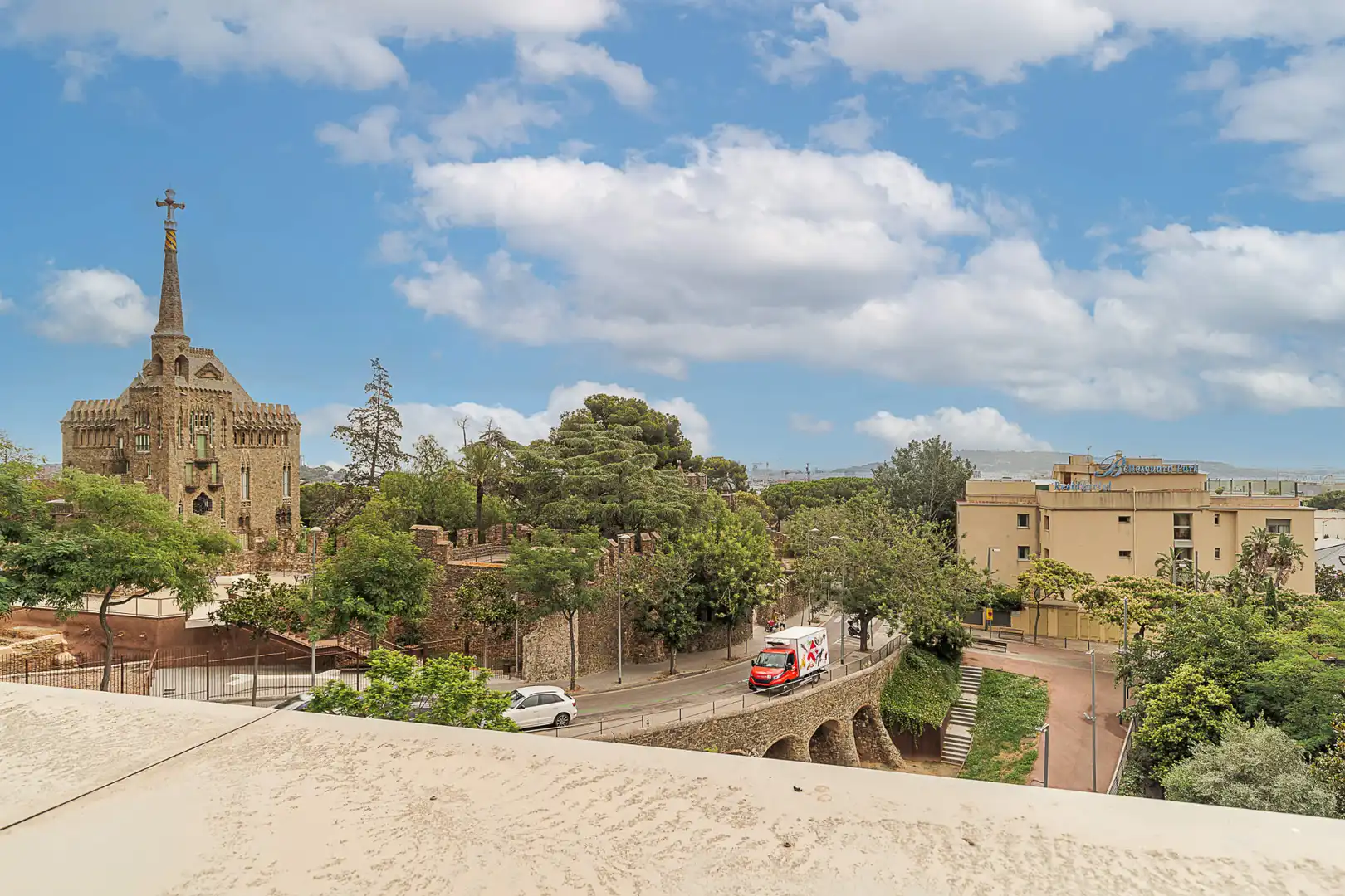 Vista exterior de Casa adosada en venta en Barcelona con Aire acondicionado, Calefacción y Terraza