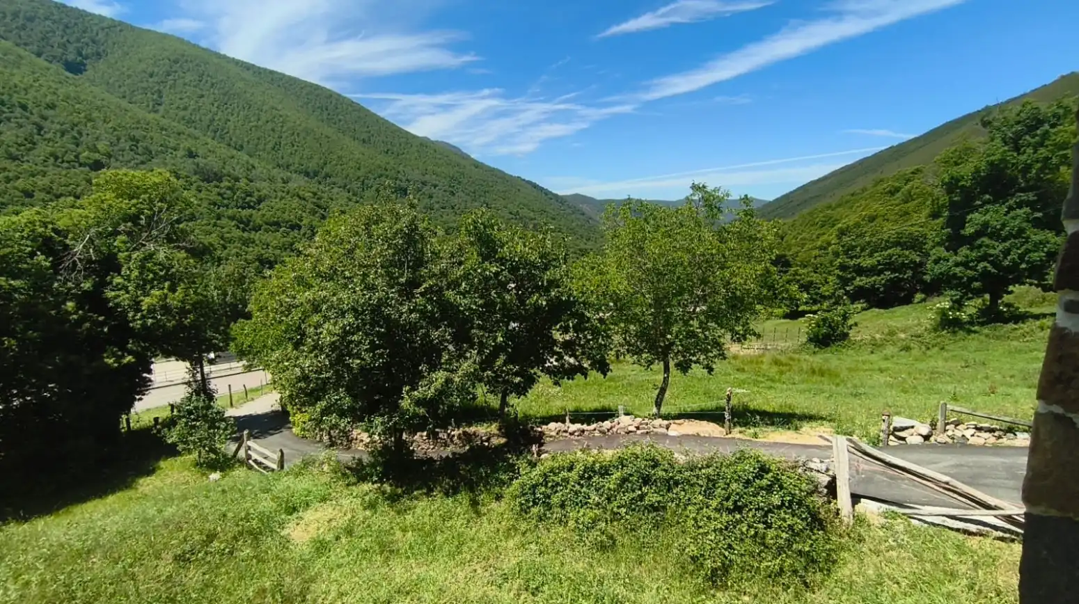 Vista exterior de Casa o xalet en venda en Degaña amb Traster