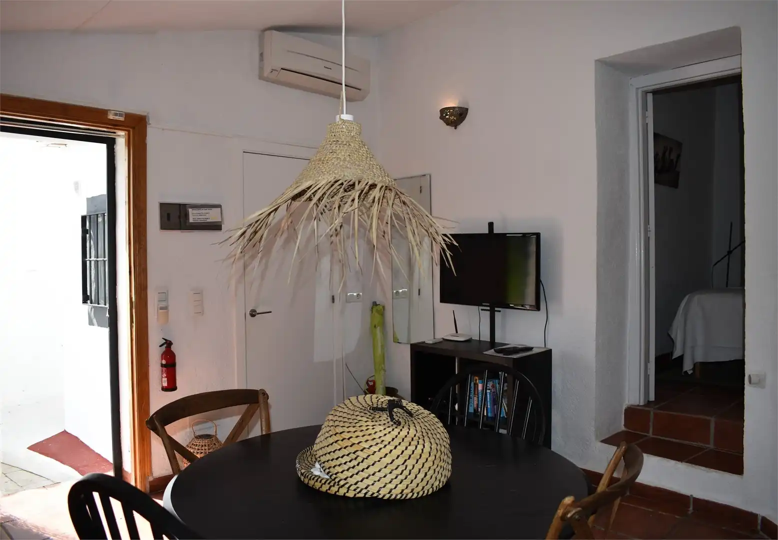 Sala d'estar de Casa o xalet en venda en Arenas amb Aire condicionat, Jardí privat i Terrassa