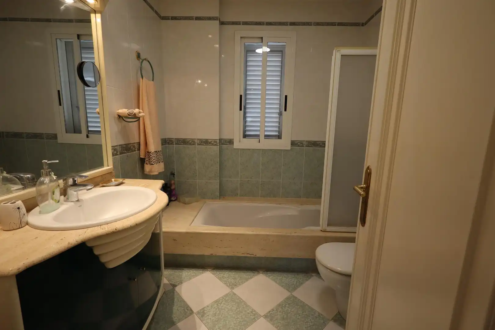 Baño de Casa o chalet en venta en Chiva con Aire acondicionado, Calefacción y Jardín privado
