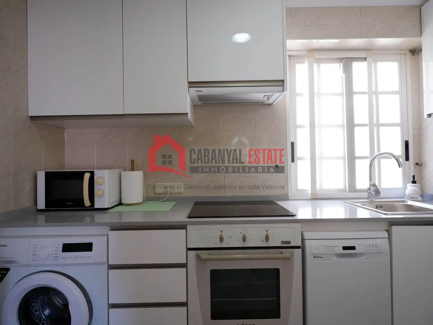 Cocina de Apartamento de alquiler en Valencia con Aire acondicionado, Amueblado y Balcón