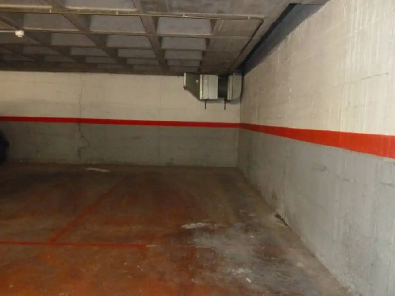 Garage for rent in Vic