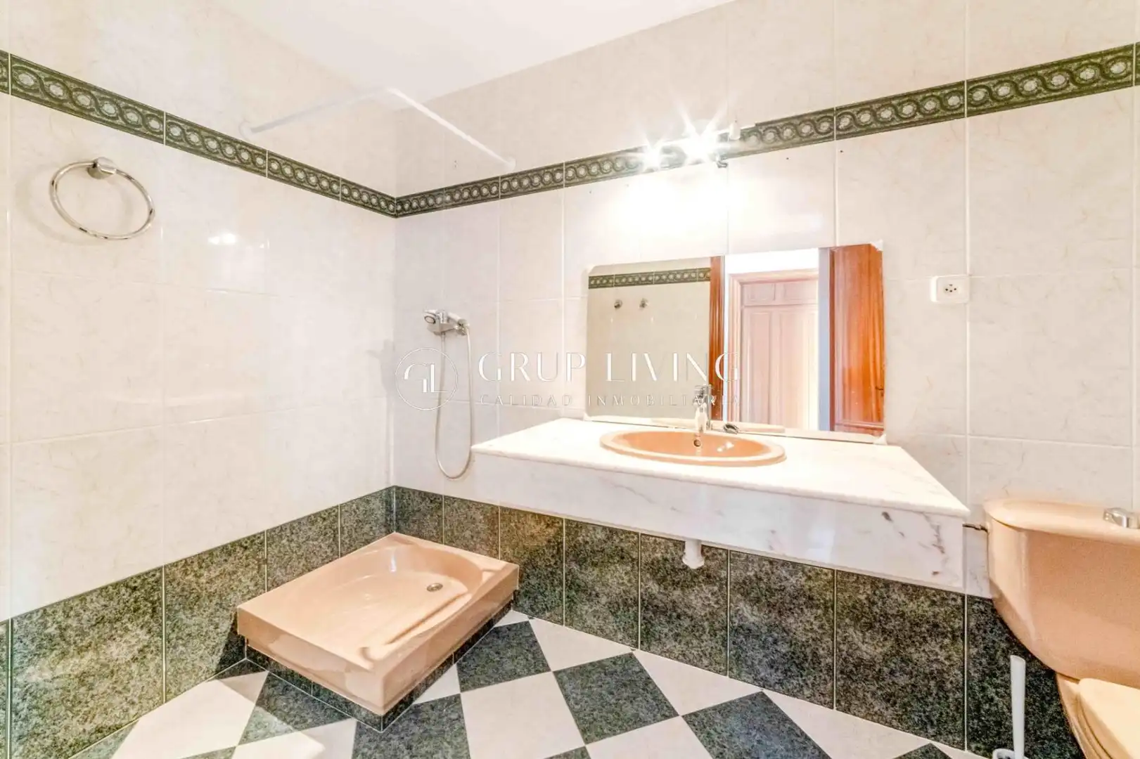 Baño de Piso en venta en Sitges con Terraza