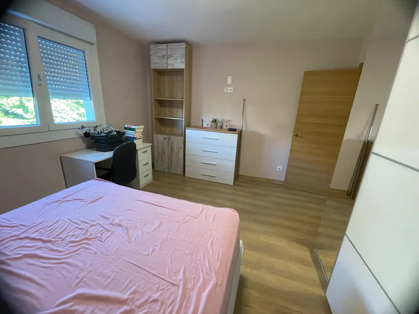 Bedroom of Flat for rent in Vigo   with Heating, Parquet flooring and Storage room