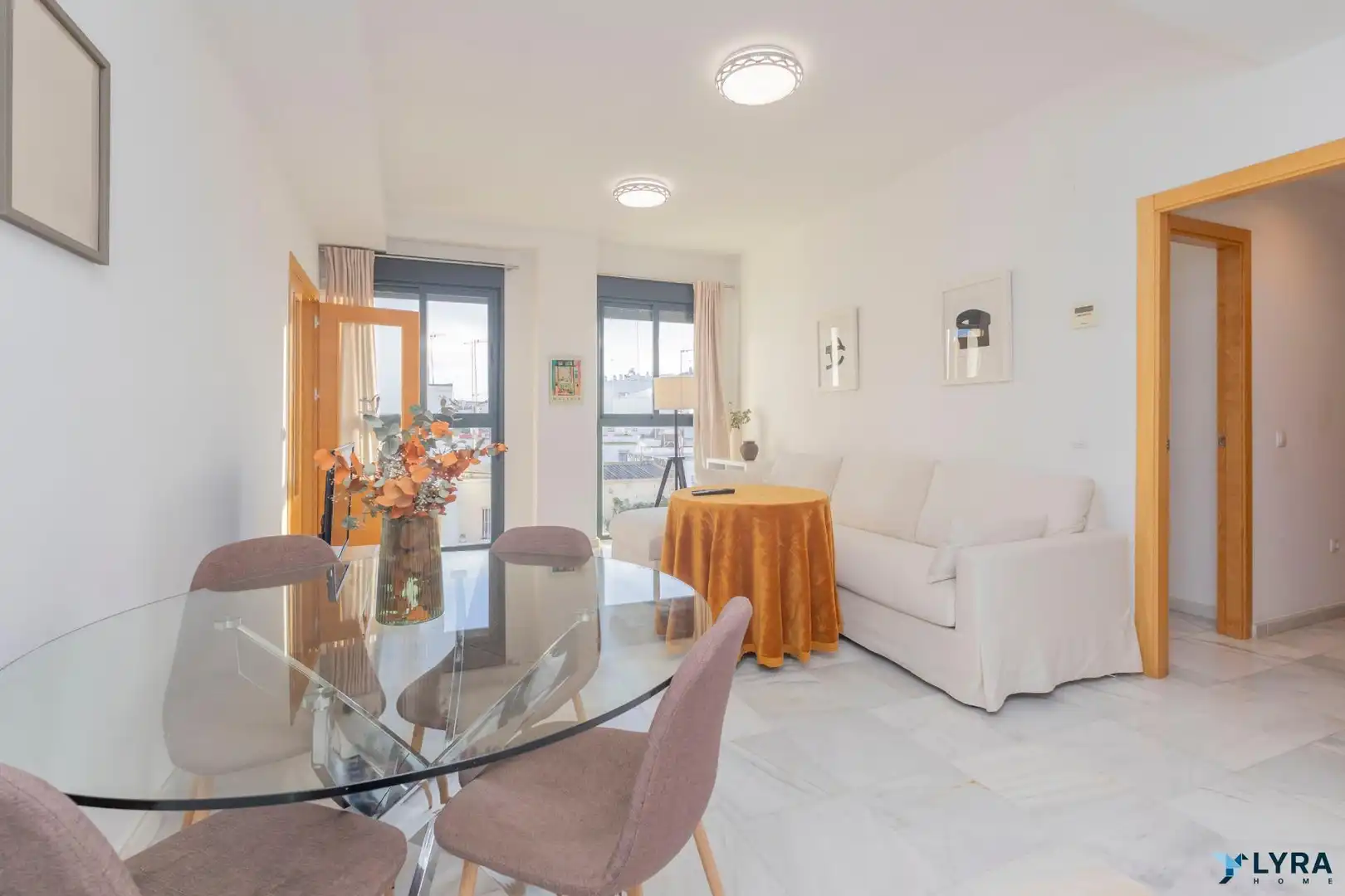Living room of Flat for sale in Sevilla  with Air Conditioner, Heating and Furnished