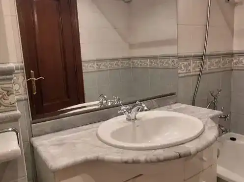 Bathroom of Flat for rent in Vigo   with Air Conditioner, Parquet flooring and Storage room