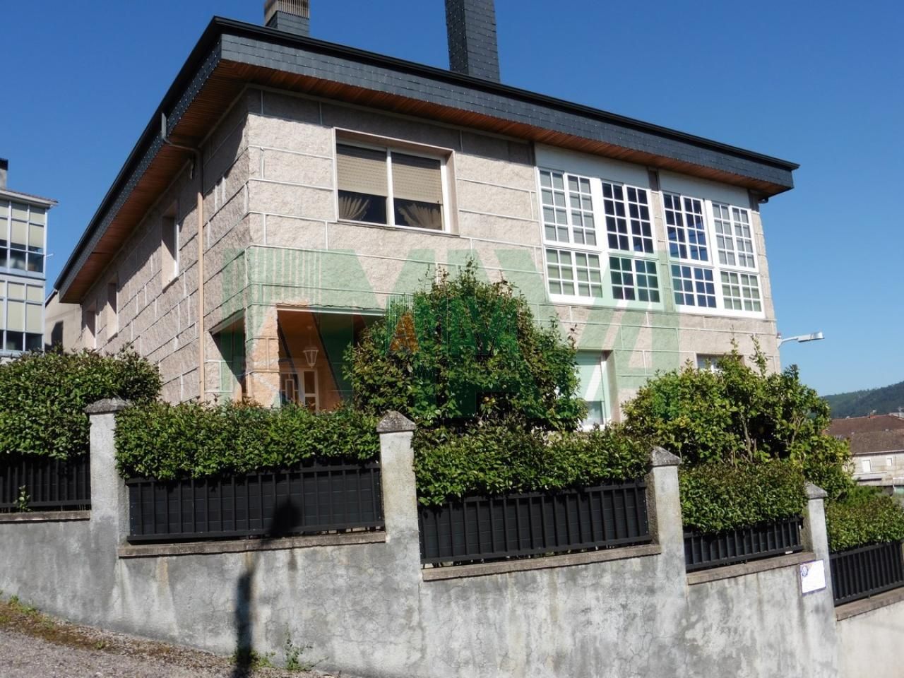 Exterior view of House or chalet for sale in Ourense Capital   with Heating, Private garden and Parquet flooring