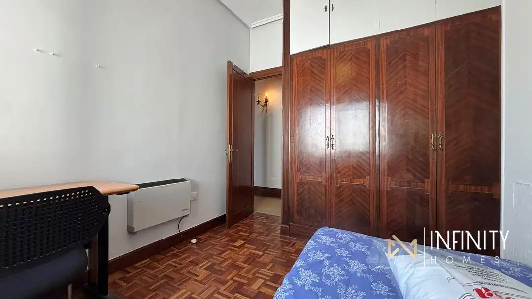 Bedroom of Flat for rent in Bilbao   with Heating, Terrace and Balcony