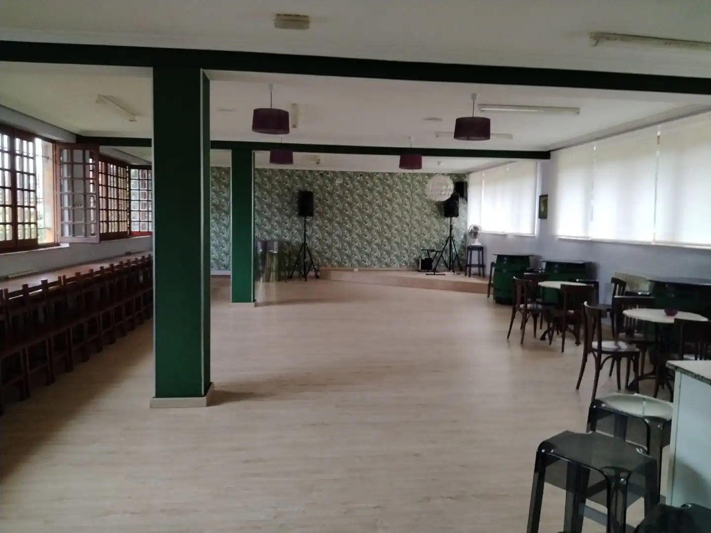 Local en venda en Grado amb Calefacció, Terrassa i Moblat