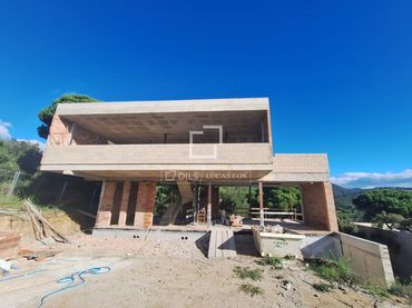 Xalet amb balcó en venda a El Mirador - La Cornisa