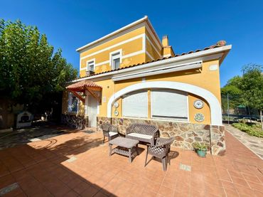 Casa amb piscina en venda a Cabanillas del Campo